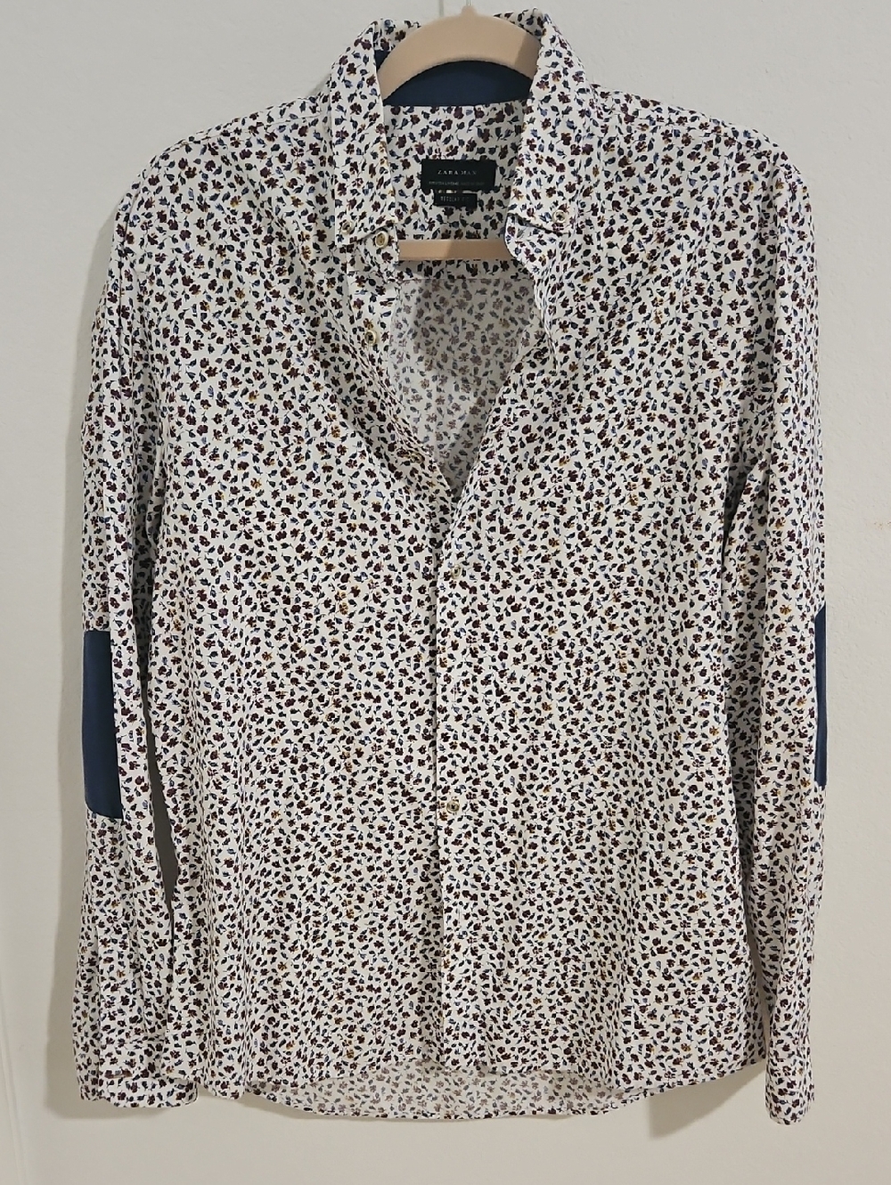 Zara White Button-Down Shirt with Navy and Brown Micro Print